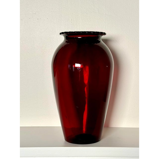 Hollywood Regency Vintage Traditional Scalloped Edged Red Glass Vase For Sale - Image 3 of 7