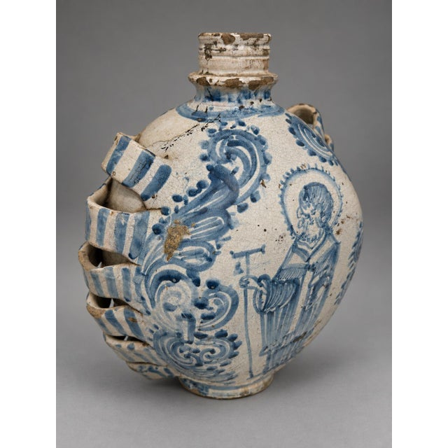 17th-Century Sicilian Blue-and-White Majolica Pilgrim Flask, Caltagirone For Sale - Image 15 of 15