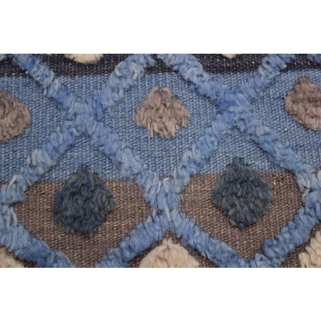 1990s 1990s Modern Moroccan High-Low Lt. Blue/Ivory Wool Rug - 5'5'' X 7'5'' For Sale - Image 4 of 8