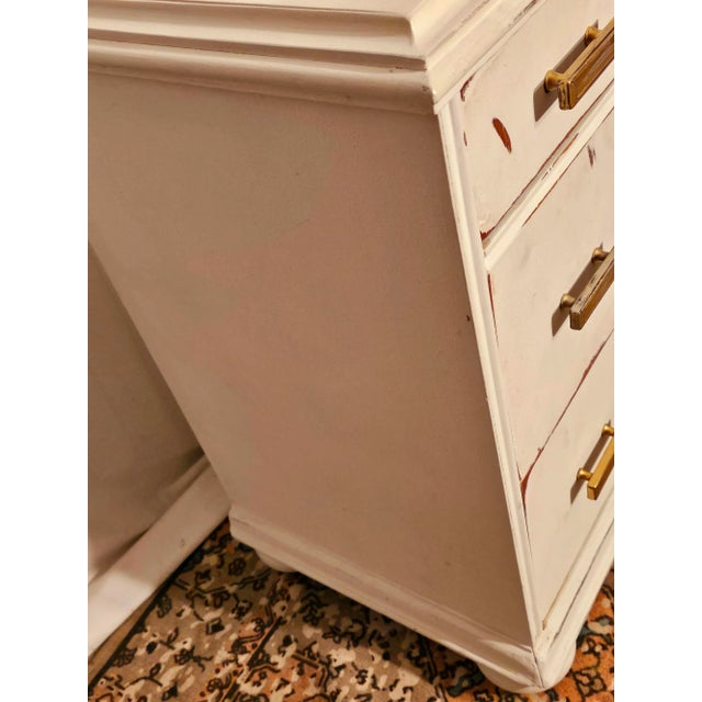 Butler & Wilson Late 19th Century Pair of Painted Butler Style French Country Chic Nightstands For Sale - Image 4 of 11