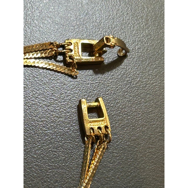 Vintage Monet Gold-Tone Multi-Strand Flat Weave Chain Bracelet – Iconic 1970s/1980s Statement Jewelry For Sale - Image 12 of 13