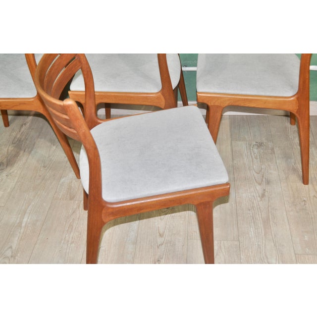 Danish Model U20 Chairs by Johannes Andersen for Uldum, 1960s, Set of 4 For Sale - Image 6 of 12