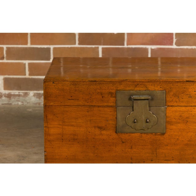 19th Century Oak Blanket Chest with Brass Hardware and Lateral Handles For Sale In Atlanta - Image 6 of 12