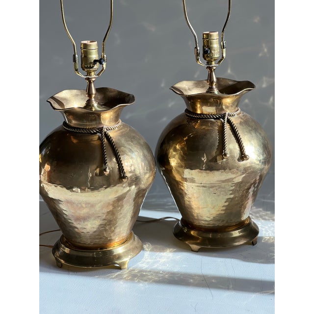 Pair of 1970s Italian Hand Hammered Brass Table Lamps With Twisted Rope Detail Mid Century - Hollywood Regency For Sale In Portland, OR - Image 6 of 10