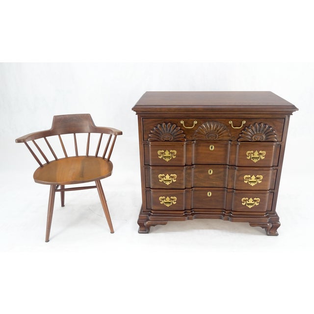 Block Front Carved Scallops Brass Drop Pulls 4 Drawers Bachelor Chest For Sale - Image 9 of 11