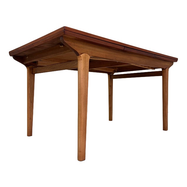 Extendable Teak Dining Table by Johannes Andersen, 1960s For Sale