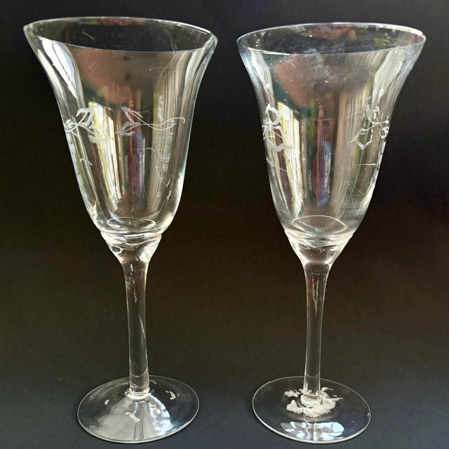 Vintage Handmade Etched Grapevine Tulip-Stem Wine Glasses – Set of 2 For Sale - Image 4 of 10