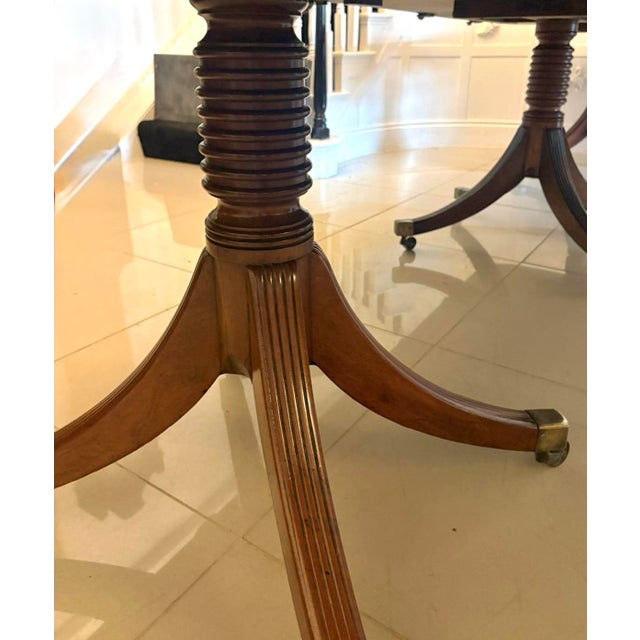 Antique Georgian Figured Mahogany 3-Pillar Extending Dining Table, 1800s For Sale - Image 12 of 15