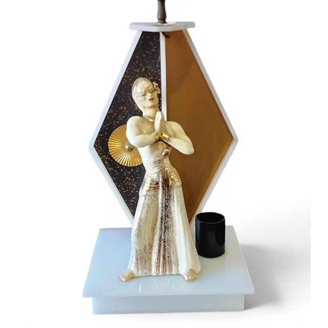 Mid-Century Modern Vintage Mid Century Modern Lucite Moss Table Lamp W/ Hedi Schoop Ceramic Figurine For Sale - Image 3 of 9