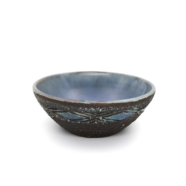 Discover a unique ceramic bowl handcrafted by Tilgmans, renowned since 1948 for their avant-garde and innovative ceramic...