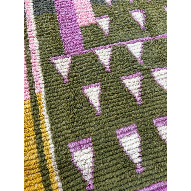 Textile Moroccan Boujad Berber Rug in Pink Wool, 1990 For Sale - Image 7 of 12