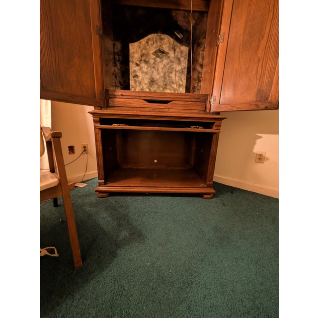 Abstract 1980s Ethan Allen Charter Oak Armoire Wood Armoire For Sale - Image 3 of 4