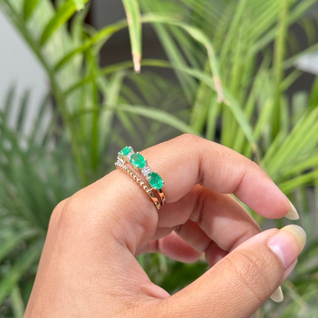 Vintage-Style 2.18ct Oval Emerald & Diamond Double Band Ring in 14k Gold Size 8 For Sale - Image 9 of 18