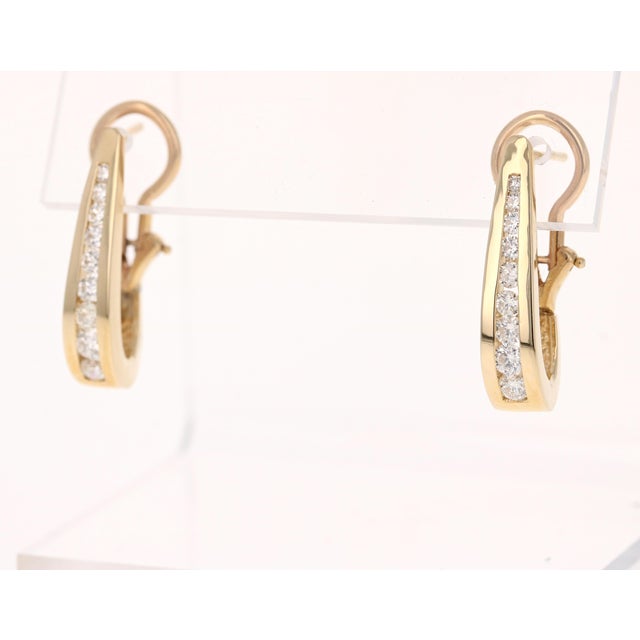0.85 Carat Diamond Yellow Gold Earrings, A Pair For Sale - Image 4 of 5