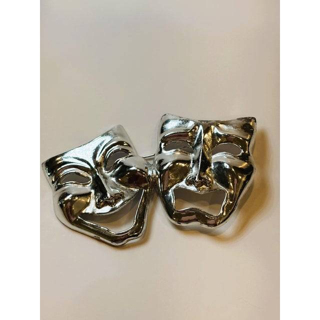 Vintage 80’s Silver Tone Comedy Tragedy Theater Mask Brooch Jewelry A striking vintage brooch designed as overlapping...
