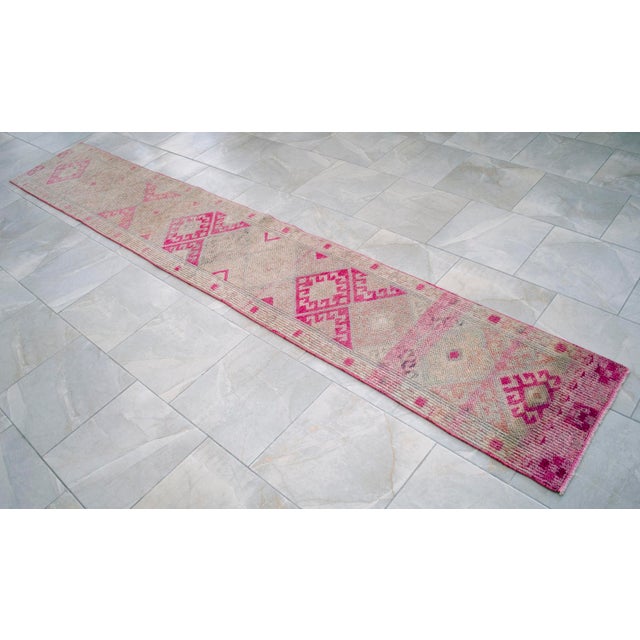 1970s Runner Rug Kurdish Turkish Hand-Knotted Narrow Hallway Decor Magenta 2x11 Ft Approx For Sale - Image 16 of 16