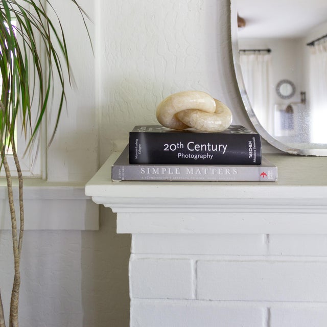 Onyx Marble Knot Sculpture of Two Interlocking Rings For Sale - Image 6 of 16