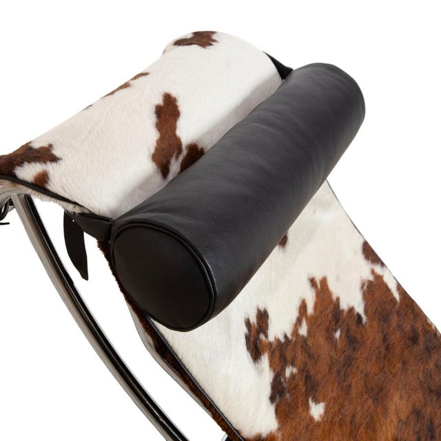 LC 4 Lounger in Brown Cowhide Fur by Le Corbusier for Cassina For Sale - Image 10 of 16
