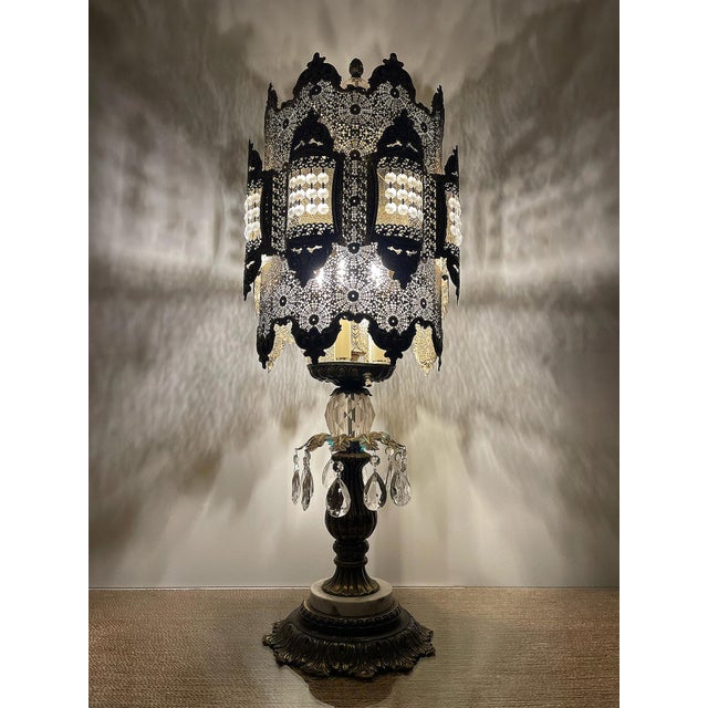 Vintage Hollywood Regency Filigree Crystal Table Lamp For Sale In New York - Image 6 of 10
