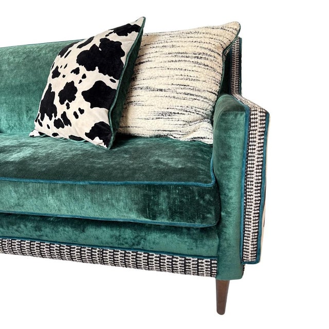 1970s Mid-Century Modern Style Velvet Couch and Pillows For Sale In Aspen - Image 6 of 6