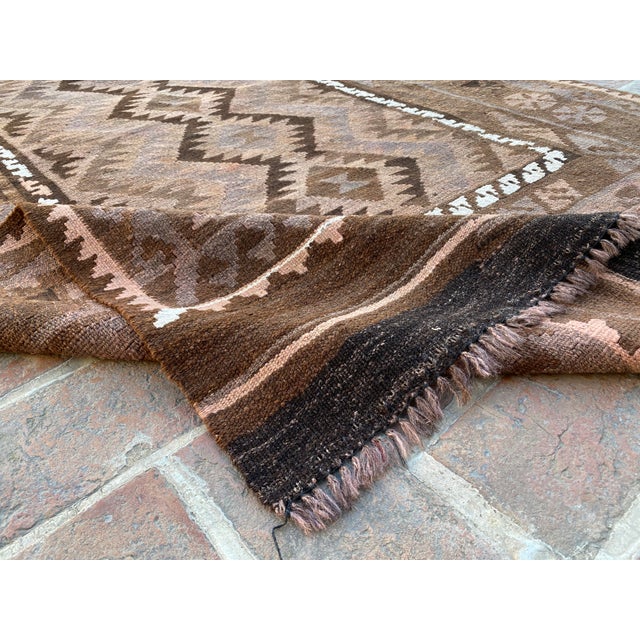Afghan Maimana Kilim Area Rug, Handwoven Wool, 5x8, Brown & Blush For Sale - Image 11 of 12