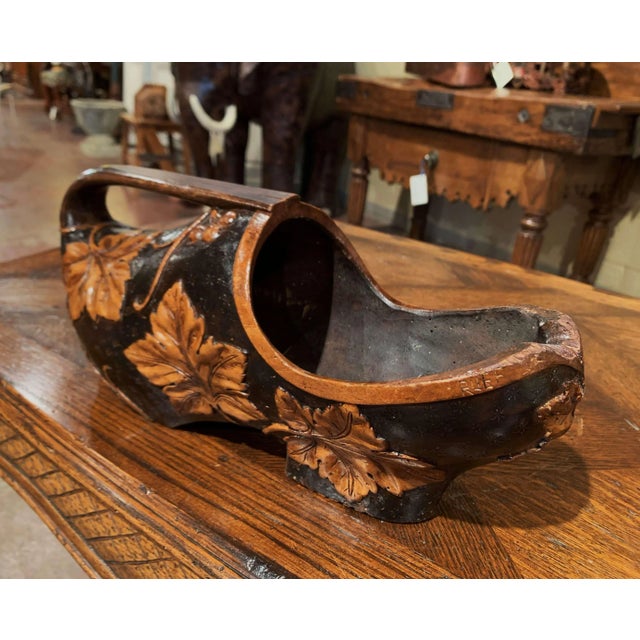 French Early 20th Century French Black Forest Carved Walnut Wine Bottle Holder Clog For Sale - Image 3 of 10