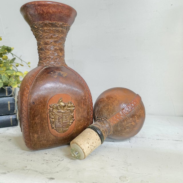 1970s 1970s Italian Leather Wrapped Decanter Brass Knight Crest, Bar Cart Dark Academic For Sale - Image 5 of 16