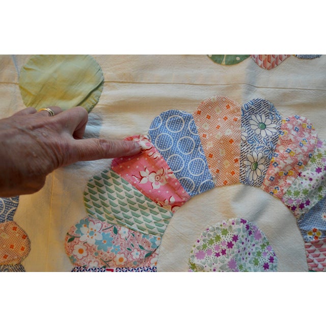 1940s Dresden Plate Quilt - For Sale - Image 11 of 12