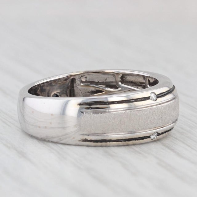 Contemporary Vera Wang Love Men's Wedding Band Diamond 14k White Gold Size 10 Ring For Sale - Image 3 of 9