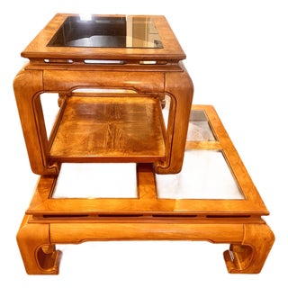 Late 20th Century Chinoiserie Chow Leg Ming Style Large Square Coffee & End Table Attributed to Schnadig Intl. Furniture For Sale