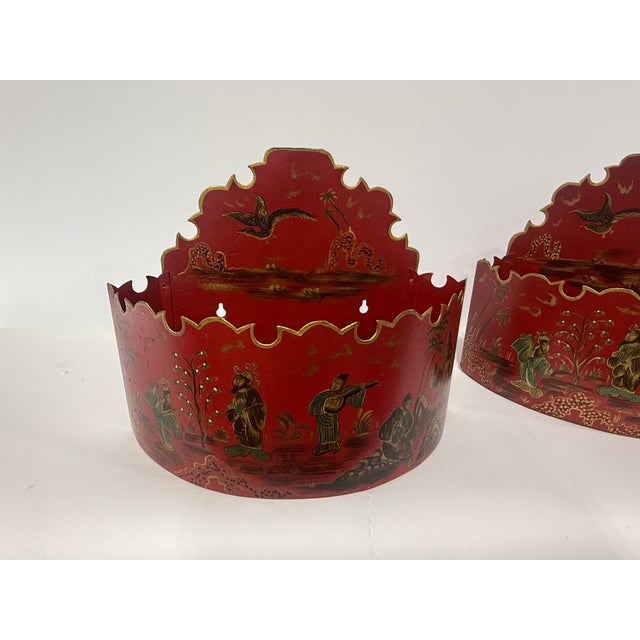 Chinese Pair of Chinese Export Style Painted Tole Wall Pockets, Italian Mid Century For Sale - Image 3 of 9