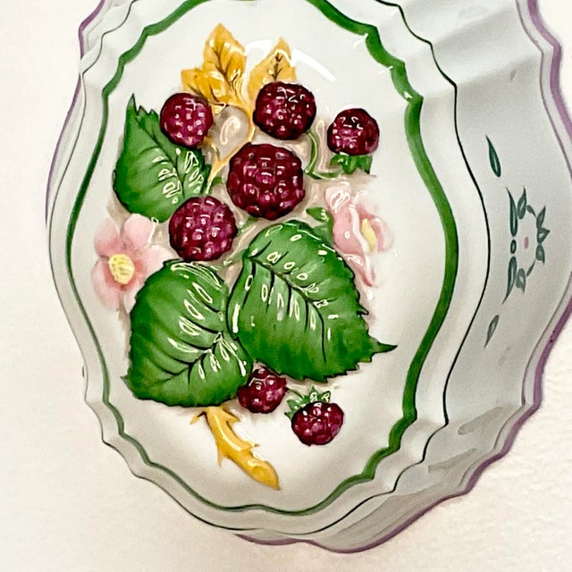 Violet 1986 Vintage French Country Le Cordon Blu Porcelain Mold Wall Decor With Raspberries. For Sale - Image 8 of 10