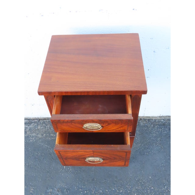 Wood Early 1900s Flame Mahogany Inlay Nightstand Bedside Side End Table 6921 For Sale - Image 7 of 15