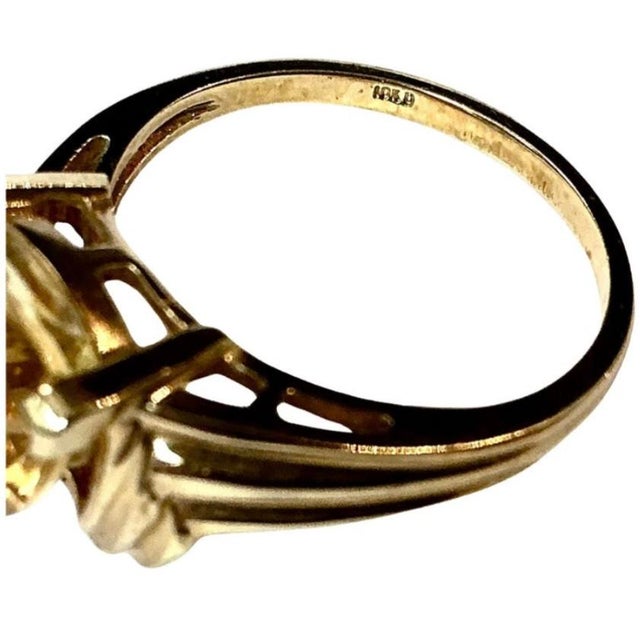 Late 20th Century Three Carat Trillion Cut Citrine 10k Yellow Gold Ring For Sale - Image 5 of 6
