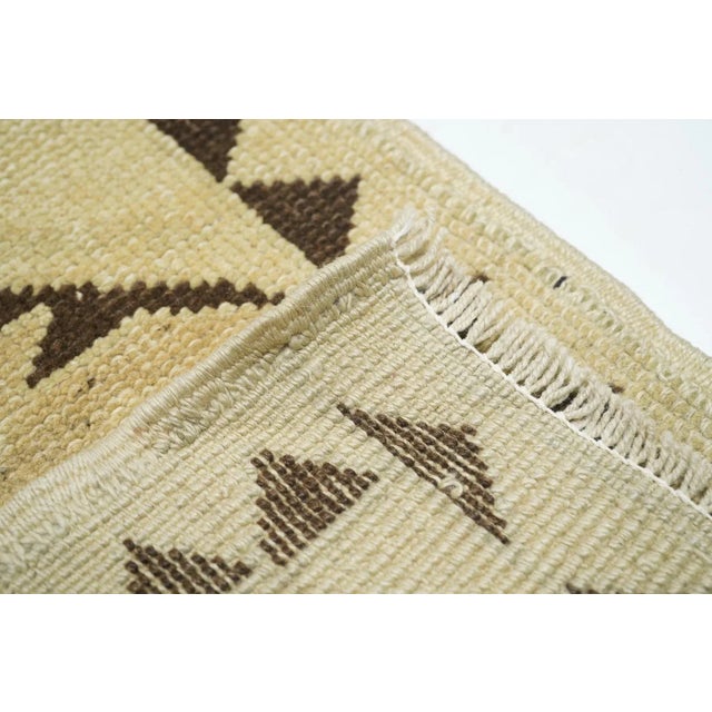 Beige Geometric Rug 2'7'' X 7'1'' For Sale - Image 8 of 9