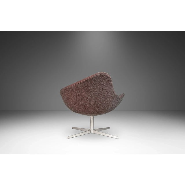 Contemporary Set of Two 2 Postmodern Swivel-Base "K2" Magenta Chairs by Busk & Hertzog for Hightower, Usa, 2000's For Sale - Image 3 of 10