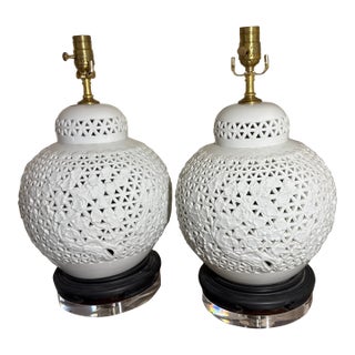 1970s Chinoiserie Italian Ceramic Blanc De Chine Ginger Jar Lamps - a Pair For Sale