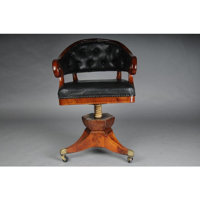Antique English Chesterfield Captain's Desk Chair in Mahogany, 1830s For Sale - Image 16 of 18