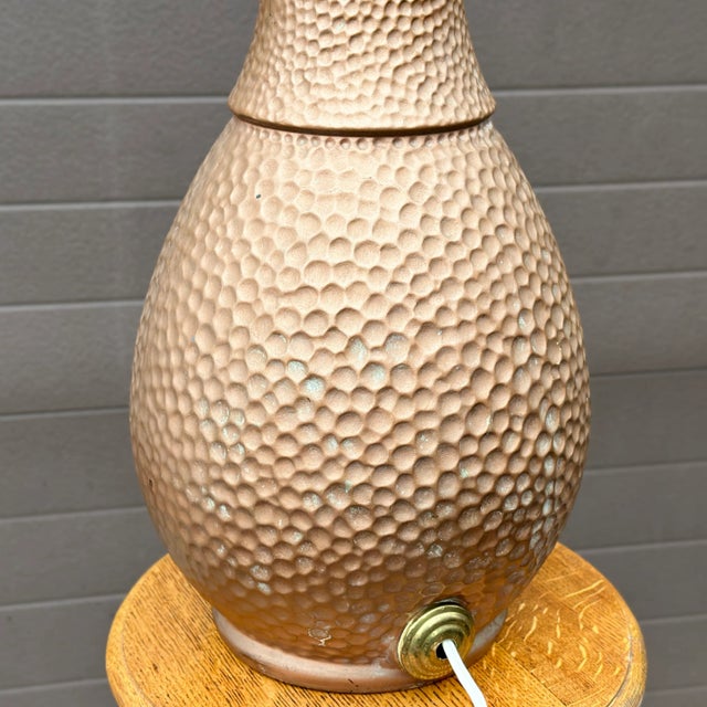 Copper Vintage Faux Hammered Copper Ceramic Telescoping Double Socket Table Lamp With Brass Fittings For Sale - Image 8 of 12