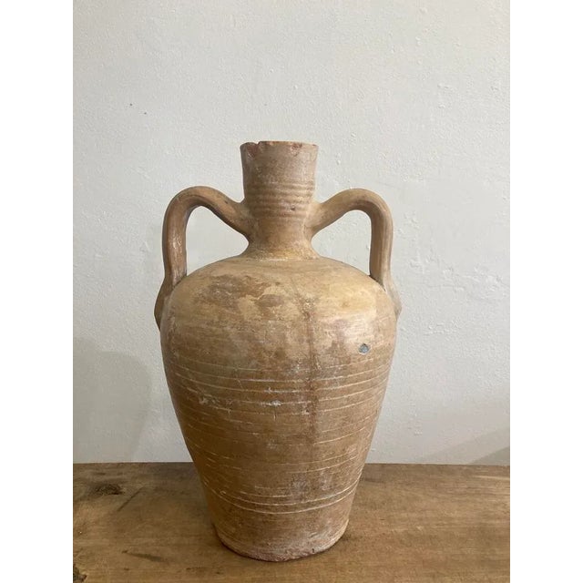 Vintage Beige Faience Vase, in Good conditions. Designed 1920 to 1949