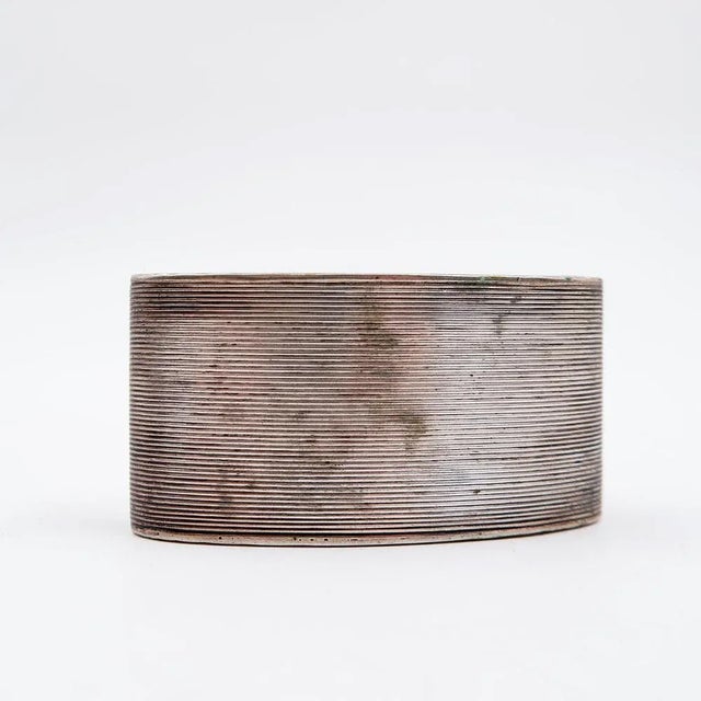 Metal Curved Pocket Snuffbox in Ribbed Silver Gilt, 1890s For Sale - Image 7 of 16