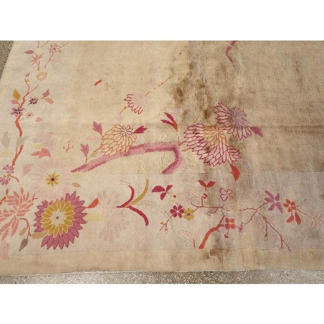 Galerie Shabab Collection Mid-20th Century Chinese Art Deco Room Size Carpet For Sale In New York - Image 6 of 9