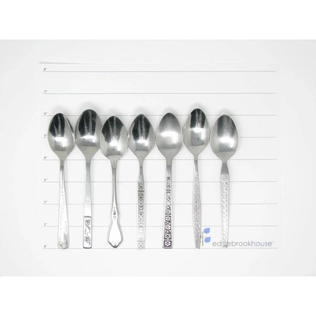 Silver Vintage Floral Mix Match Stainless Steel Silverware Flatware Set – 10 Place Settings Plus For Sale - Image 8 of 13