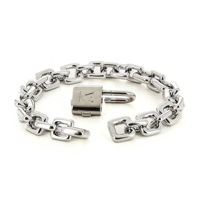Louis Vuitton Locket Chain Vintage Link Bracelet in 18 Karat White Gold, 87 Gm For Sale - Image 18 of 18