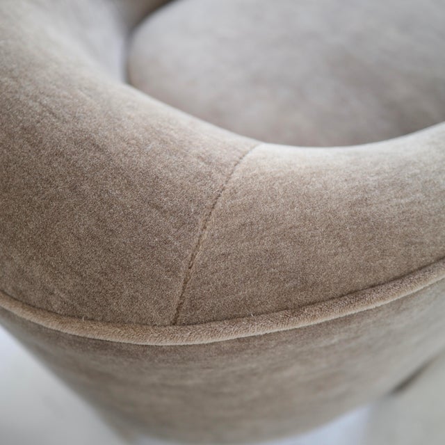 Vladimir Kagan Tri-Leg Chairs, a Pair For Sale In Chicago - Image 6 of 7