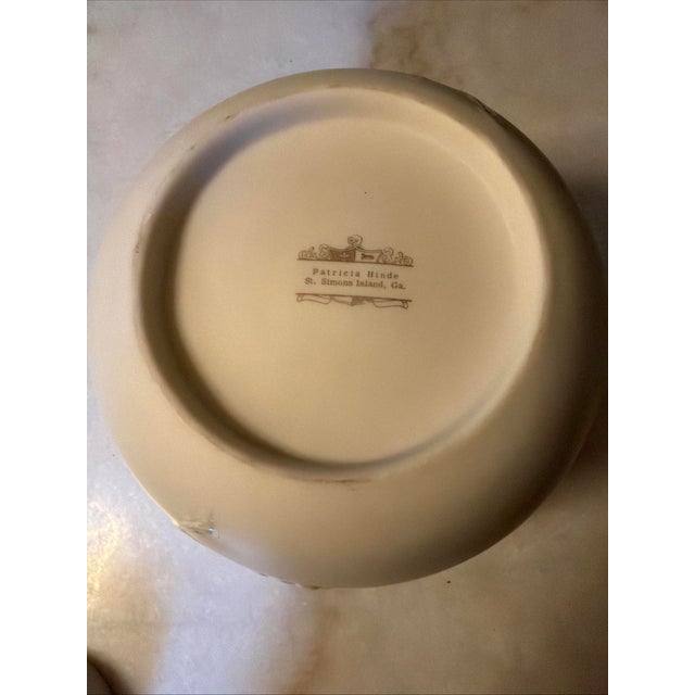 White 1980s Rare Patricia Hinde St. Simons Island Ga Signed Studio Pottery Lidded Ginger Jar For Sale - Image 8 of 9