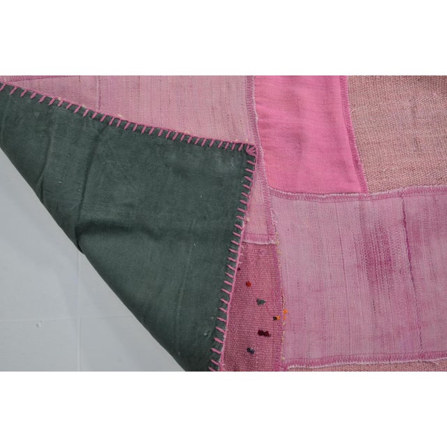 1960s Pink Anatolian Wool Kilim Rug For Sale - Image 4 of 10