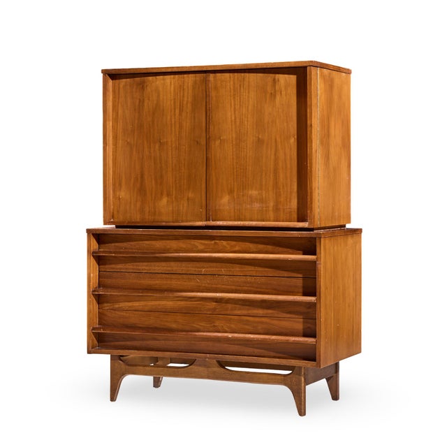 Mid-Century Modern Young Manufacturing Mid Century Walnut Curved Highboy Dresser For Sale - Image 3 of 9