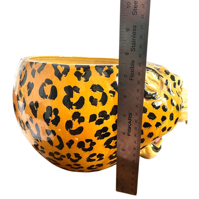 1970s Monumental Sculptural Leopard Head Cachepot – Hand Painted Ceramic – Hollywood Regency Statement Object For Sale - Image 11 of 12