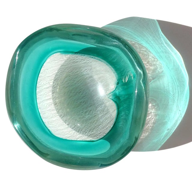 Murano Vintage Seguso Murano 1952 Green Incalmo Rim White Merletto Ribbons Italian Art Glass Decorative Bowl For Sale - Image 4 of 8
